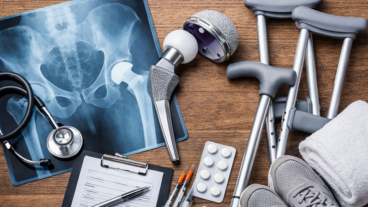 Kalça Protezi Ameliyatı Nedir, Nasıl Yapılır?